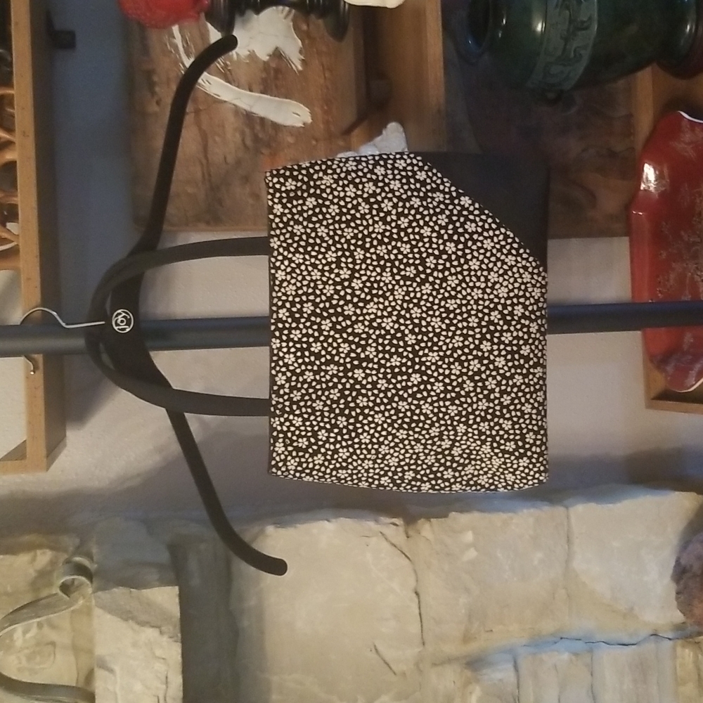 Small evening bag Black and white floral hearts